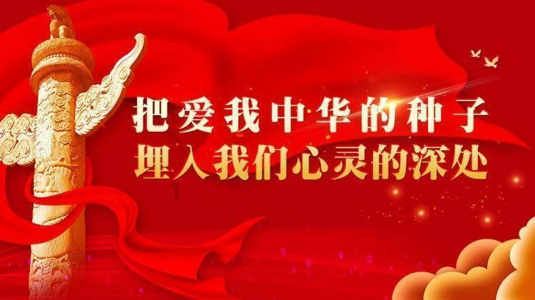 吃早餐的精致女孩